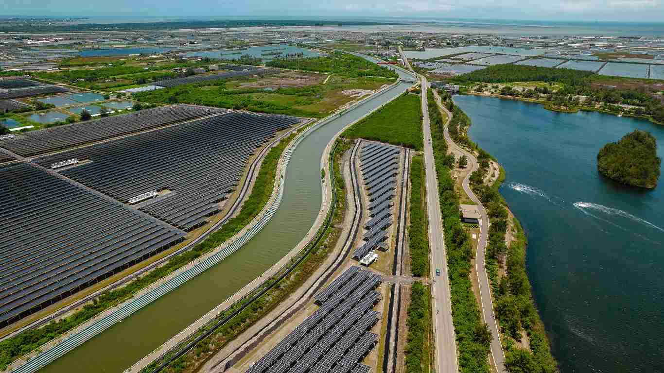 918.COM能源事业提供智慧能源管理、、、、太阳能监控管理、、、全方位电厂建置及运维解决方案，，，，并拥有管理超过6000案场的经验