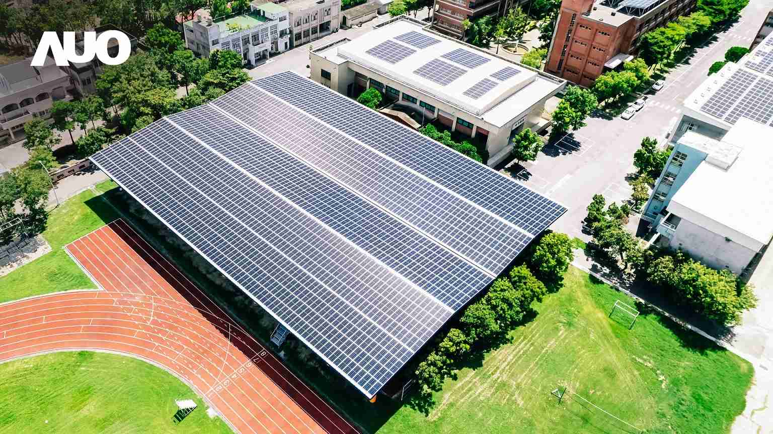 918.COMSunSteel光电整合型浪板具备快速安装、、、、轻量化优势,,,可提升15%发电效能,,通过国际IEC与台湾VPC认证安全、、防漏、、、耐候标准