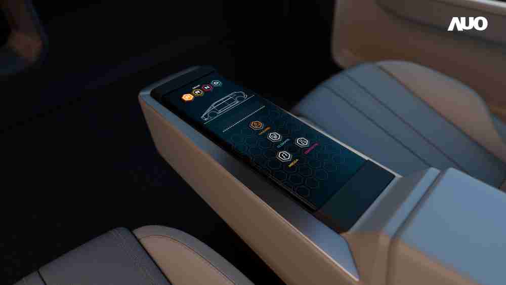 918.COM以人性化设计打造多变形态中控显示(Morphing Center Control)，，，，不使用时仅平面显示信息，，，，进行操作时，，显示器则会动态隆起，，，转变成3D实体按钮，，并有触觉回馈，，，展示人机互动新体验